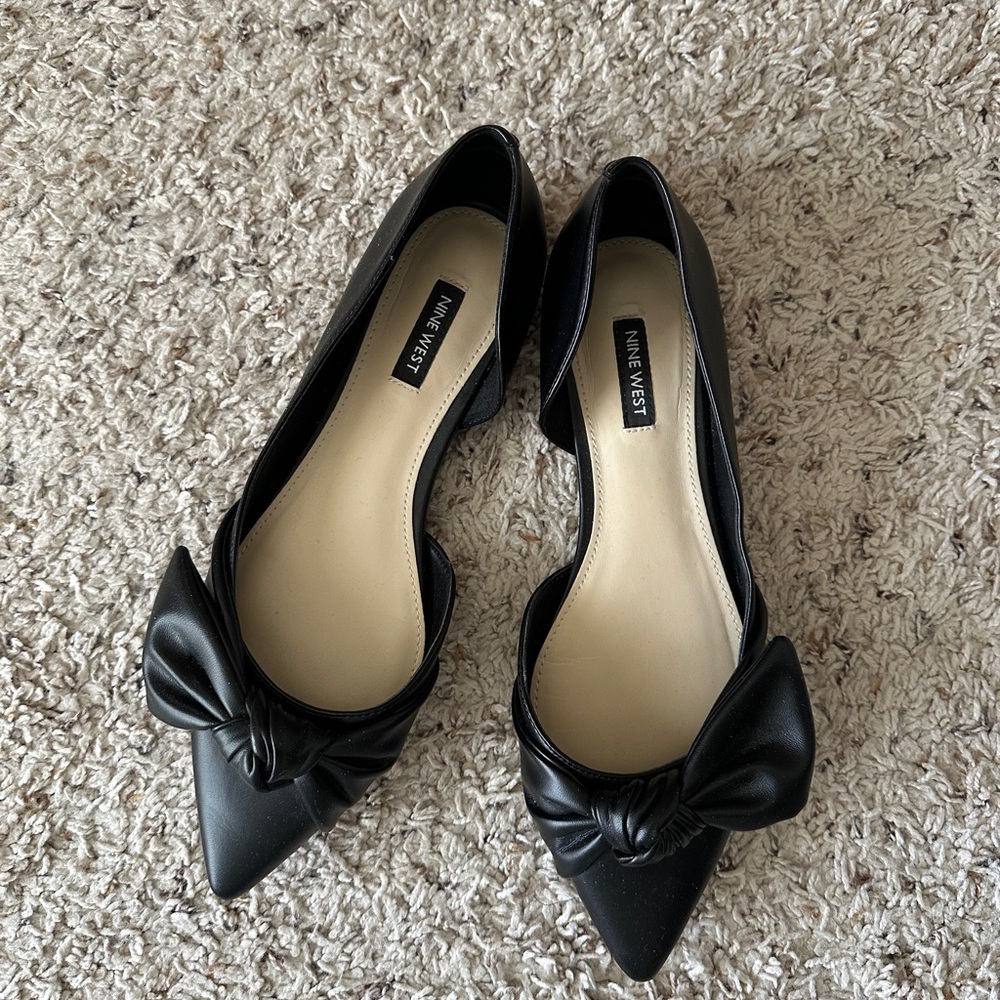 Nine West Black Flats with Bow Detail - Bannie d'Orsay Flats. Size 8 1/2